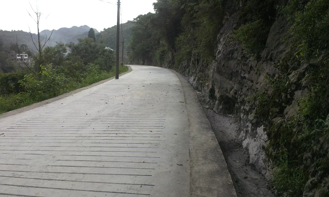 清普公路晓沟村路段1 清普公路晓沟村路段1