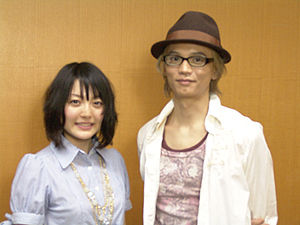 浅沼晋太郎(右)与花泽香菜 浅沼晋太郎(右)与花泽香菜