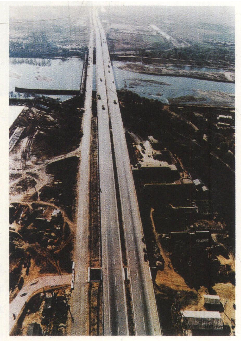 在中国第一条高速公路——沈(阳)大(连)高速公路的建设中 在中国第一条高速公路——沈(阳)大(连)高速公路的建设中