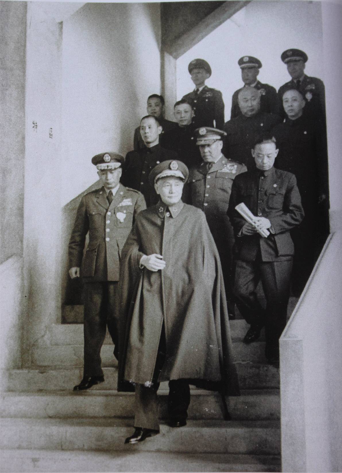 1949年的蒋中正和汤恩伯及其他高级将领 1949年的蒋中正和汤恩伯及其他高级将领