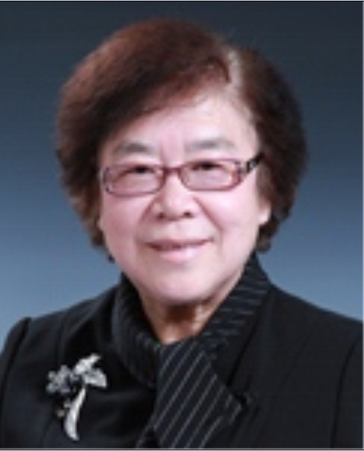 国家级教学名师奖获得者 华成英 教授 国家级教学名师奖获得者 华成英 教授