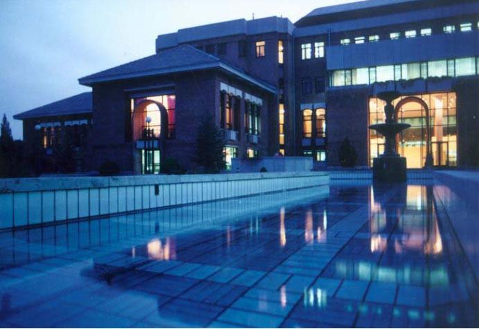 清华大学图书馆夜景 清华大学图书馆夜景