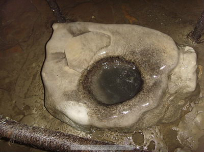 滴水穿石 滴水穿石