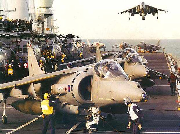 英国“无敌”级轻型航母的舰载机 英国“无敌”级轻型航母的舰载机