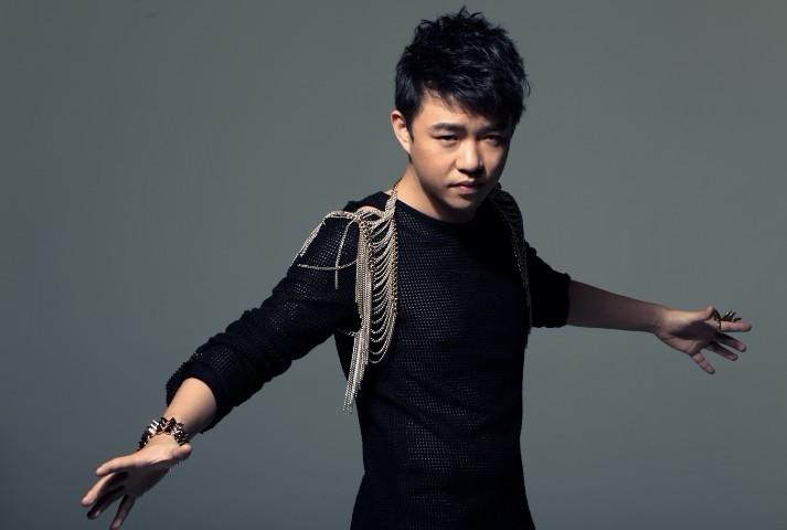 你到底爱谁(刘嘉亮演唱的歌曲) 你到底爱谁(刘嘉亮演唱的歌曲)