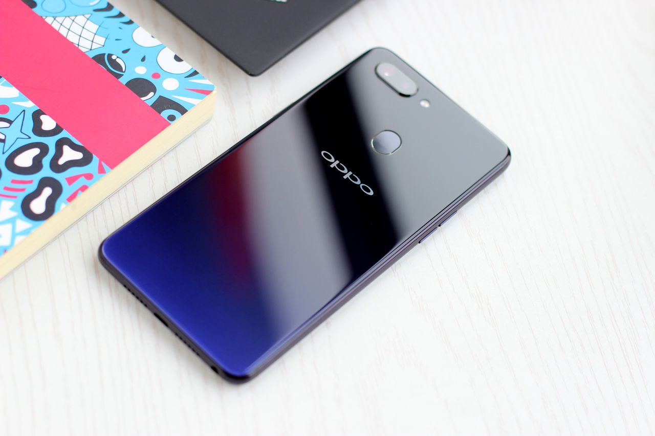 OPPO R15 OPPO R15