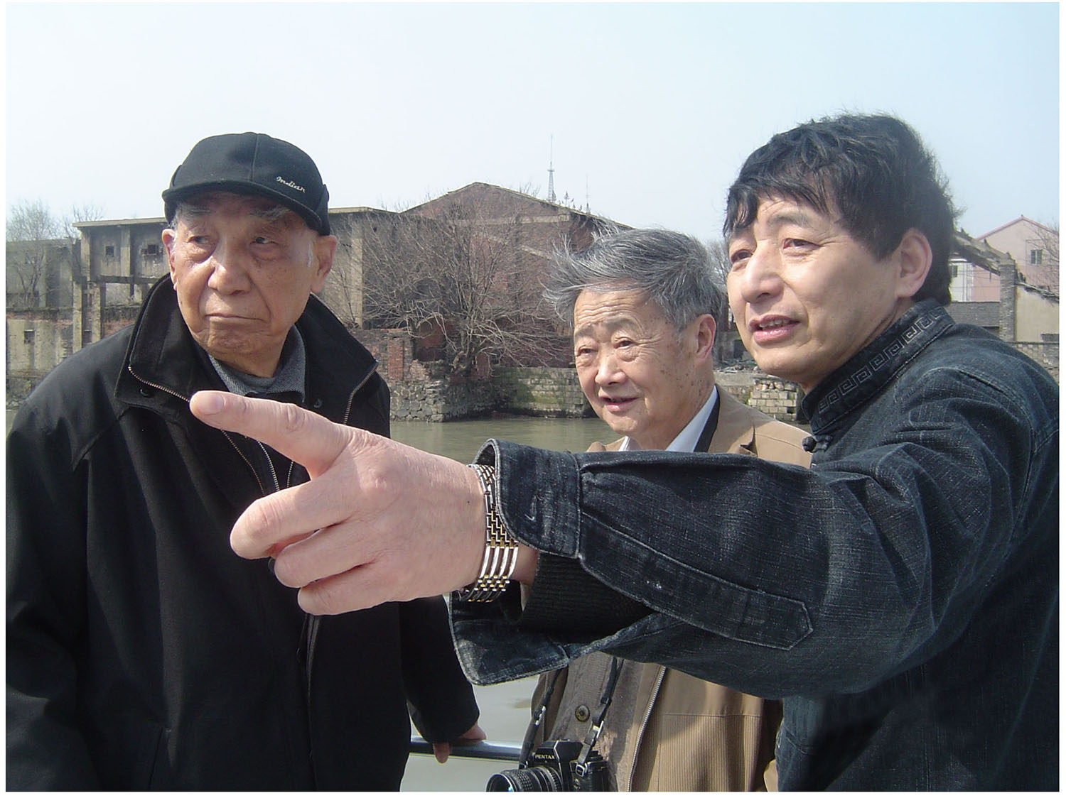 运河三老,从左到右郑孝燮、罗哲文、朱炳仁 运河三老,从左到右郑孝燮、罗哲文、朱炳仁