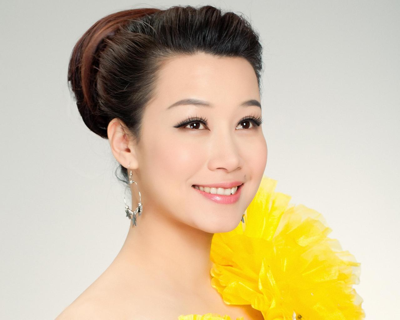 梁秋冬(军旅歌唱家、演员) 梁秋冬(军旅歌唱家、演员)