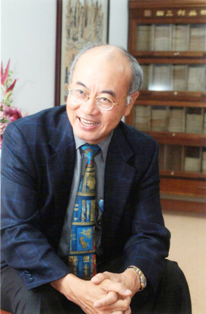 陈万雄 陈万雄