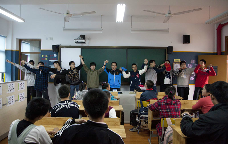 “雨曦”社感恩节赴达敏学校暖心活动 “雨曦”社感恩节赴达敏学校暖心活动