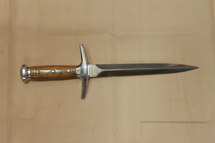 短剑(冷兵器) 短剑(冷兵器)