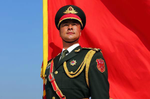 张洪杰(国庆大阅兵海军护旗手) 张洪杰(国庆大阅兵海军护旗手)