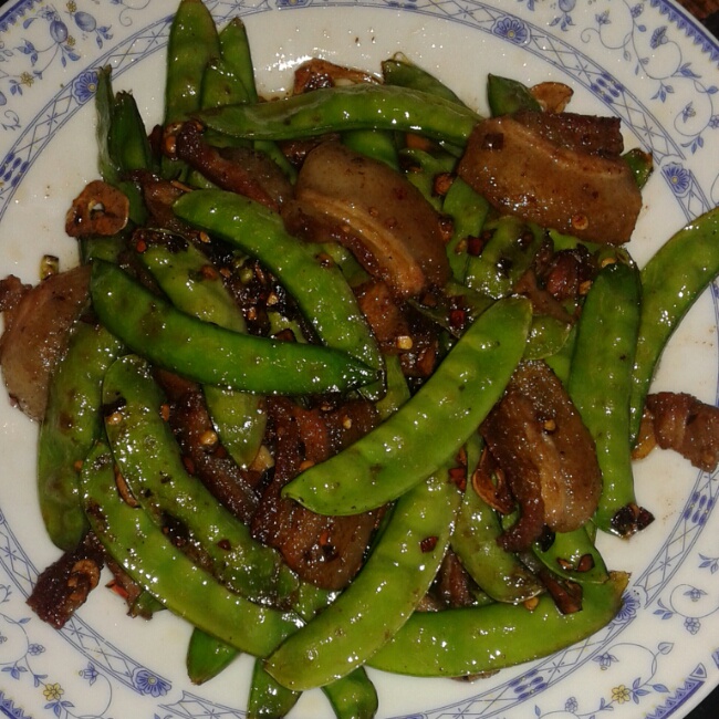 豌豆荚炒五花肉