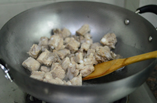 土豆烧排骨 土豆烧排骨