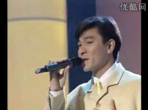 刘德华1995年春晚现场献唱《忘情水》 刘德华1995年春晚现场献唱《忘情水》