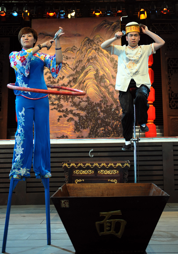 山西刀削麵削麵表演 山西刀削麵削麵表演