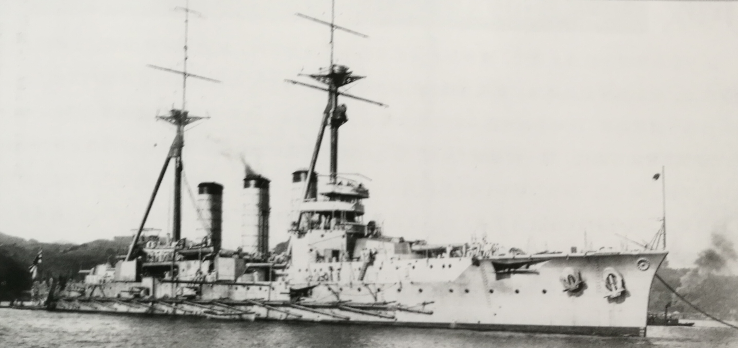 1916年的鞍马号,后方是满洲号 1916年的鞍马号,后方是满洲号
