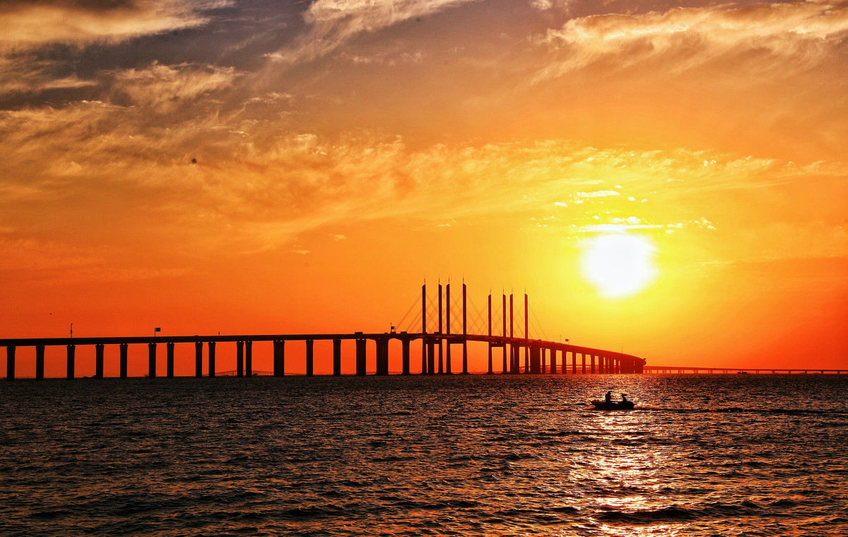 胶州湾大桥夕阳西下 胶州湾大桥夕阳西下