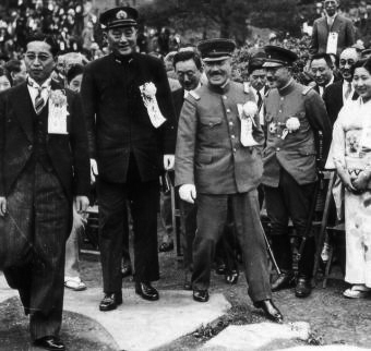 1938年6月,中央二人为米内光政和板垣 1938年6月,中央二人为米内光政和板垣