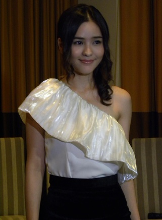 李海娜(阿丽莎拉·唐伯里苏斯)