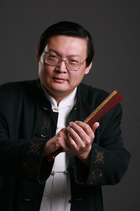 节目评审老梁(梁宏达) 节目评审老梁(梁宏达)