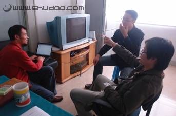 小编们正在与gjj交流 小编们正在与gjj交流