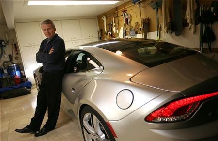 兰恩和他心爱的Fisker Karma电动轿车 兰恩和他心爱的Fisker Karma电动轿车