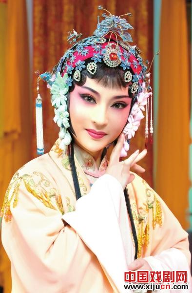 谢群英 谢群英