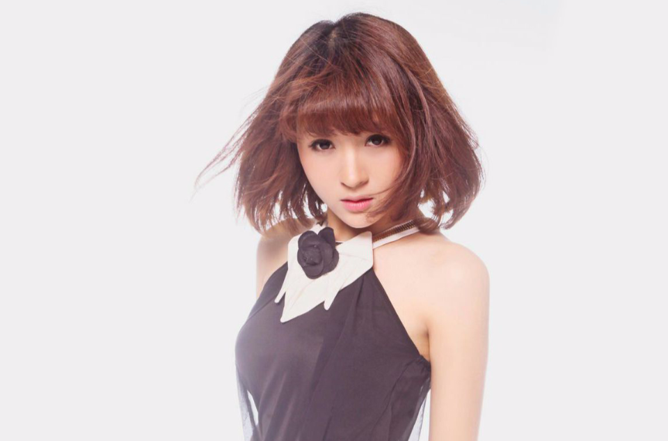笑颜(阿悄演唱歌曲) 笑颜(阿悄演唱歌曲)