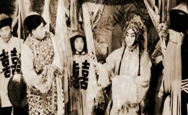 《春秋亭》一折中饰演薛湘灵的程砚秋 《春秋亭》一折中饰演薛湘灵的程砚秋