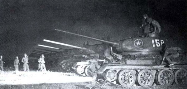 T-34坦克(第二次世界大战中苏联着名坦克) T-34坦克(第二次世界大战中苏联着名坦克)