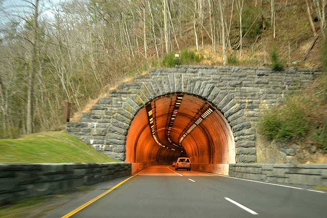 tunnel tunnel