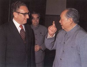 毛泽东与基辛格博士交谈 毛泽东与基辛格博士交谈