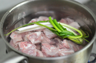 土豆烧排骨 土豆烧排骨