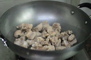 土豆烧排骨 土豆烧排骨