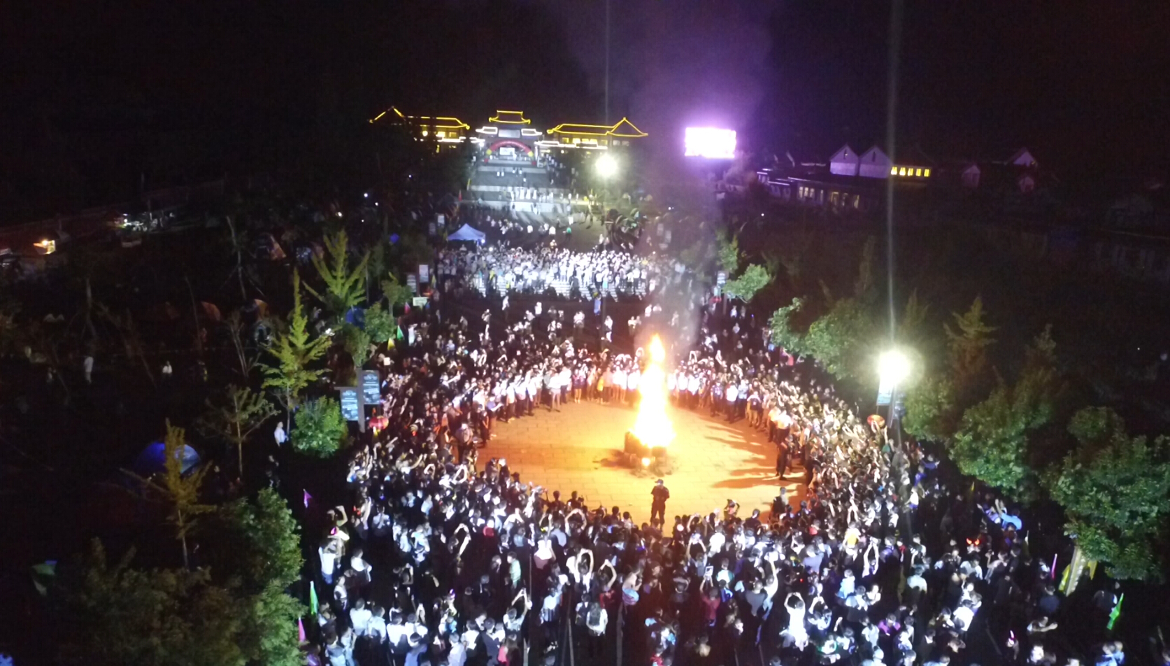 航拍篝火晚会 航拍篝火晚会
