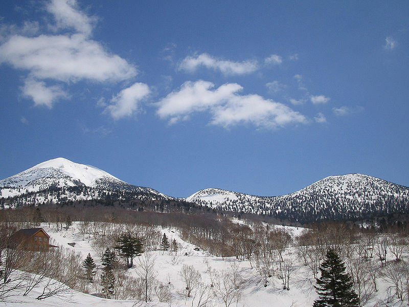 八甲田山(日本青森县中部火山群的总称) 八甲田山(日本青森县中部火山群的总称)