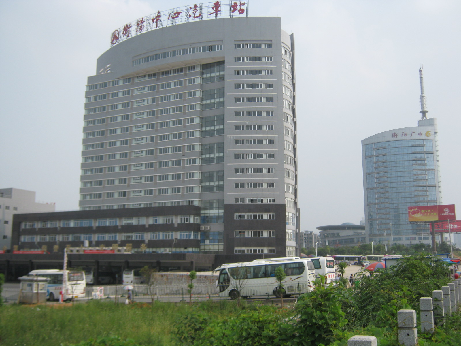 衡阳中心汽车站北面与衡阳广电 衡阳中心汽车站北面与衡阳广电