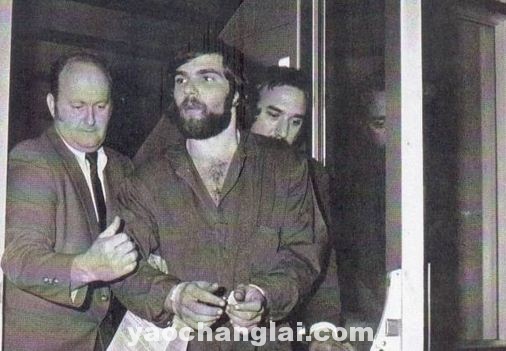 逮捕的小罗纳德·笛福 逮捕的小罗纳德·笛福