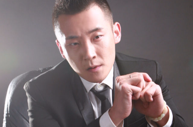 王梓(上海话剧艺术中心演员配音演员) 王梓(上海话剧艺术中心演员配音演员)