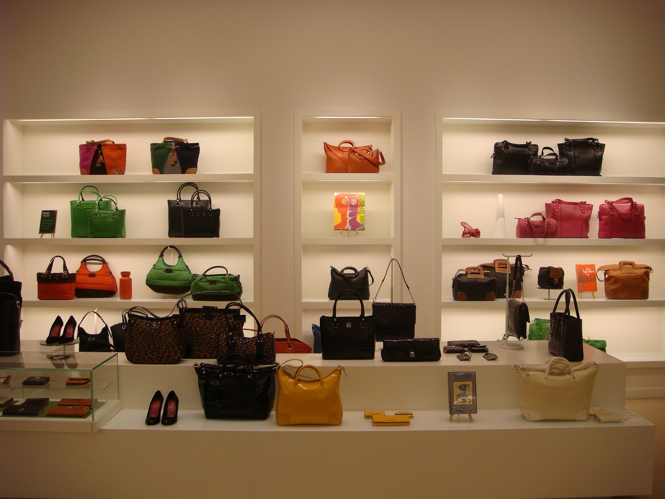 Kate Spade(奢侈品牌) Kate Spade(奢侈品牌)