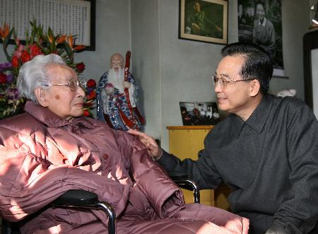 中国国务院总理温家宝新年看望雷洁琼 中国国务院总理温家宝新年看望雷洁琼