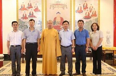 参会人员合影 参会人员合影