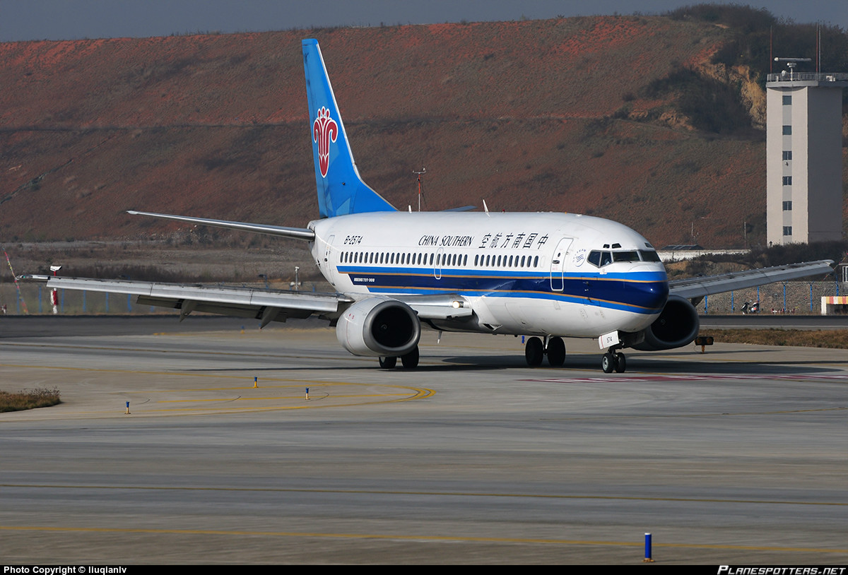 南航波音737-300 南航波音737-300
