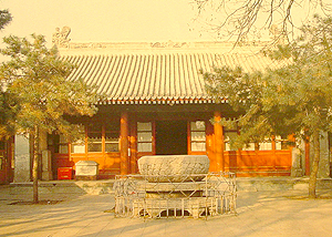 法源寺毗卢殿前大石钵 法源寺毗卢殿前大石钵