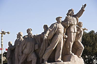 北京天安门广场上的爱国主义教育雕塑 北京天安门广场上的爱国主义教育雕塑