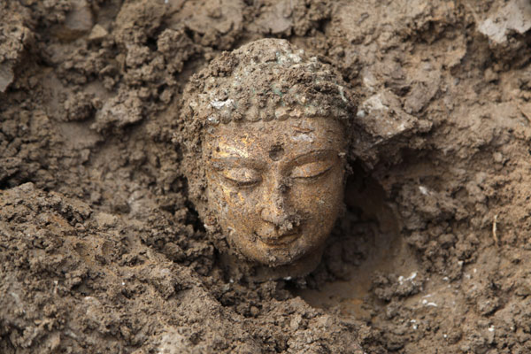 邺城遗址出土的佛造像 邺城遗址出土的佛造像