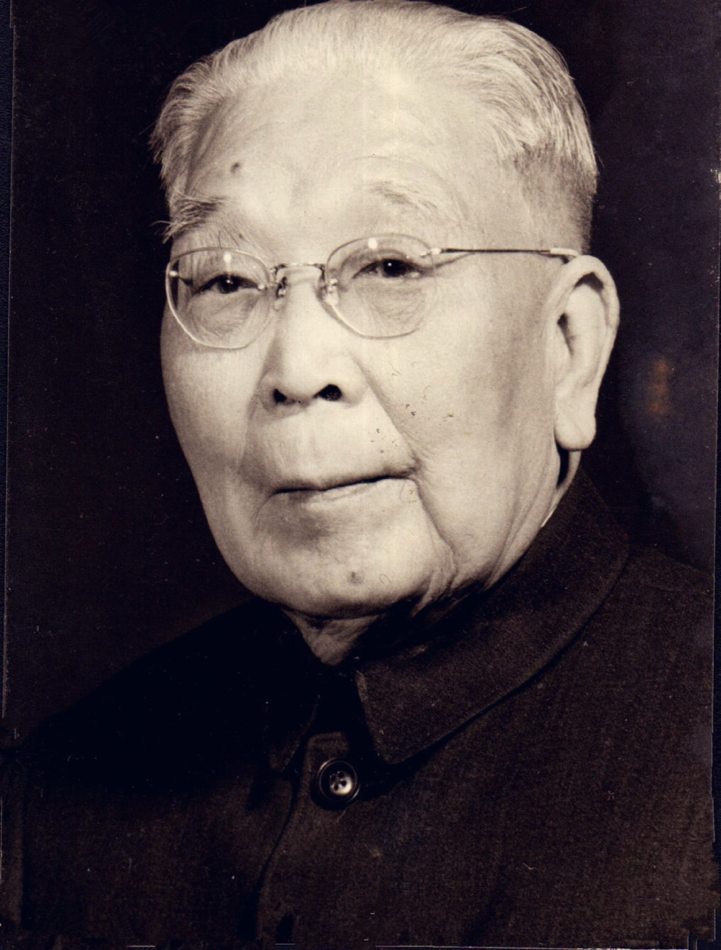 严济慈院士 严济慈院士