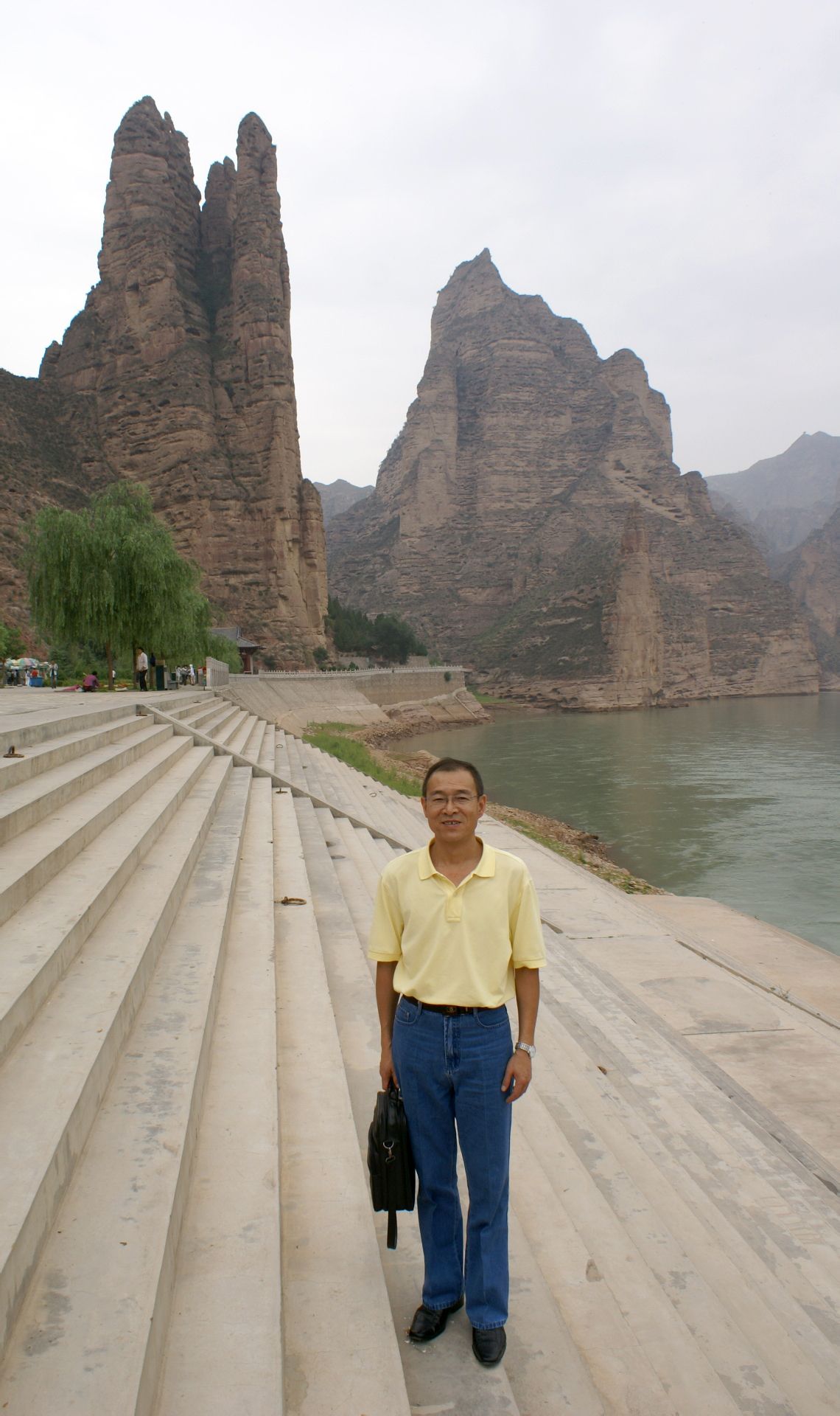 何述平(物理教育) 何述平(物理教育)