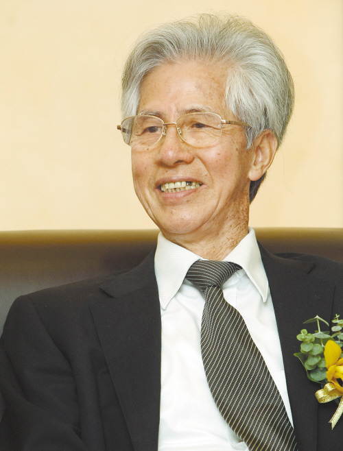 何镜堂 何镜堂